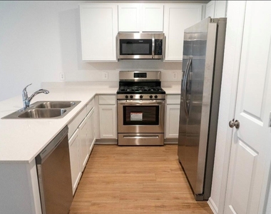 2802 Via Augusta Drive - Photo Thumbnail 4