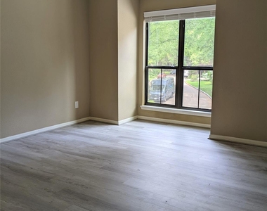 11711 Memorial Drive - Photo Thumbnail 18