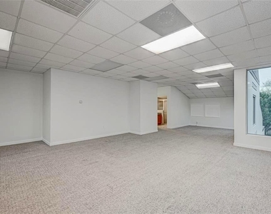 9788 Clarewood Drive - Photo Thumbnail 12