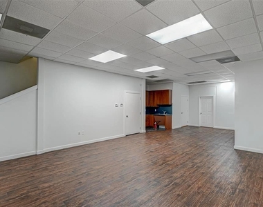 9788 Clarewood Drive - Photo Thumbnail 4