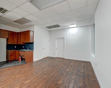 9788 Clarewood Drive - Photo Thumbnail 7
