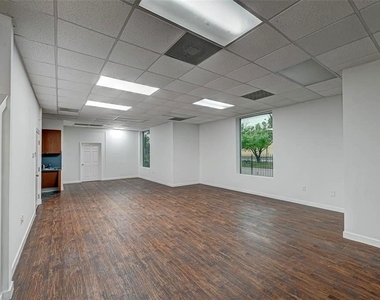9788 Clarewood Drive - Photo Thumbnail 5