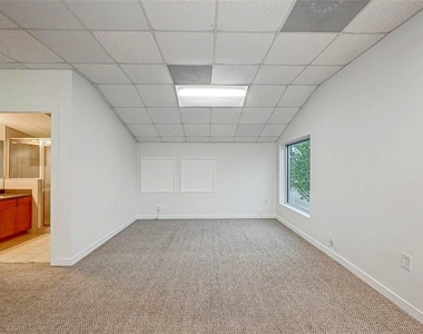9788 Clarewood Drive - Photo Thumbnail 10