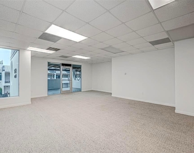 9788 Clarewood Drive - Photo Thumbnail 11