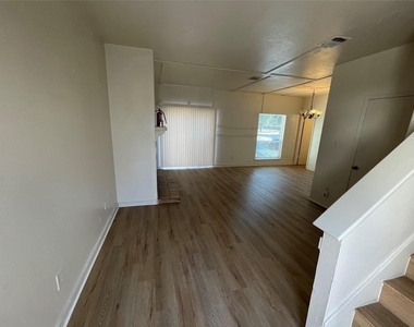 11041 Albury Drive - Photo Thumbnail 6