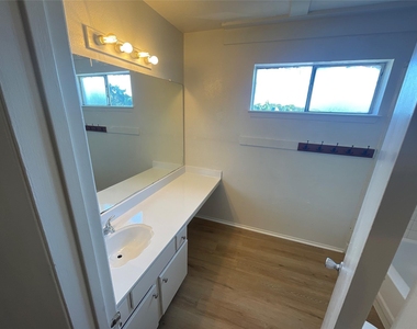 11041 Albury Drive - Photo Thumbnail 10