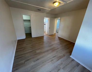 11041 Albury Drive - Photo Thumbnail 7