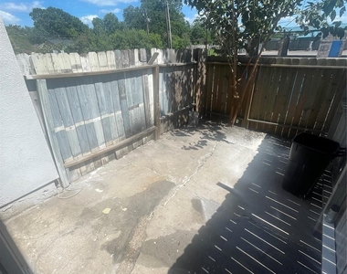 11041 Albury Drive - Photo Thumbnail 1