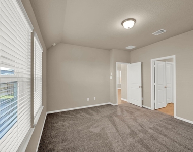 5814 Linda Cove Lane - Photo Thumbnail 11
