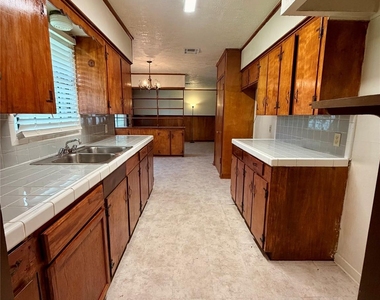 6211 Schevers Street - Photo Thumbnail 22