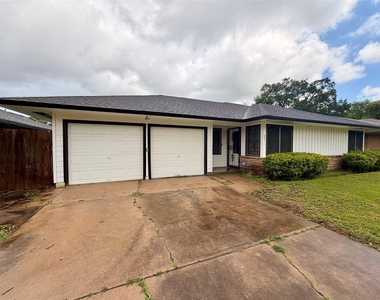 6211 Schevers Street - Photo Thumbnail 1