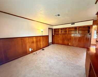 6211 Schevers Street - Photo Thumbnail 18