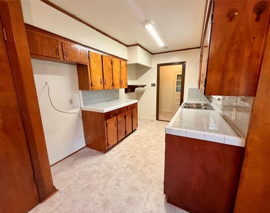 6211 Schevers Street - Photo Thumbnail 21