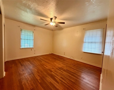 6211 Schevers Street - Photo Thumbnail 13