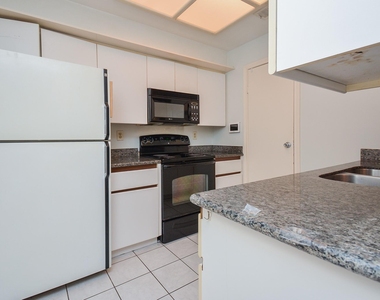 7447 Cambridge Street - Photo Thumbnail 12