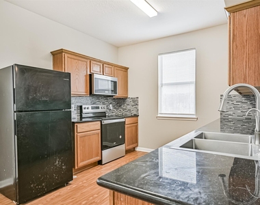 4714 Montclair Hill Lane - Photo Thumbnail 13