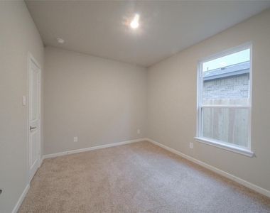 21859 Fitzroy Manor Lane - Photo Thumbnail 12