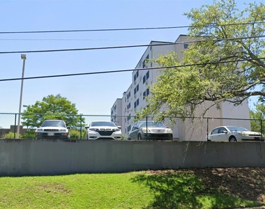 1433 N Adams St - Photo Thumbnail 5