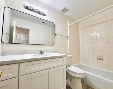 5906 Llano Creek Drive - Photo Thumbnail 23