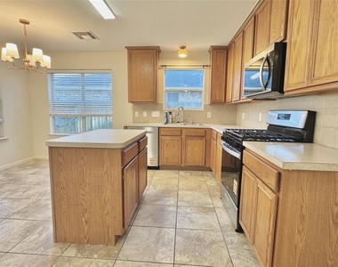 5906 Llano Creek Drive - Photo Thumbnail 9
