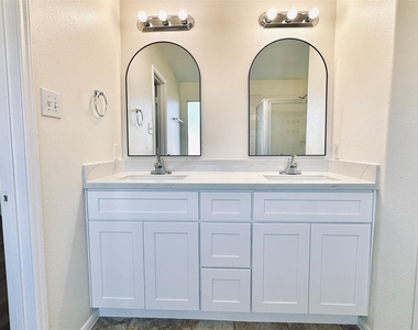 5906 Llano Creek Drive - Photo Thumbnail 18