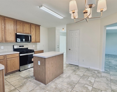 5906 Llano Creek Drive - Photo Thumbnail 12