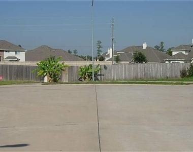 29614 Legends Bend Lane - Photo Thumbnail 11