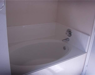29614 Legends Bend Lane - Photo Thumbnail 9