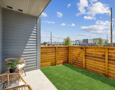 2020 Grandway Drive - Photo Thumbnail 37