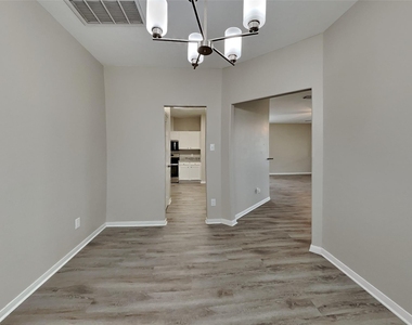 15323 Fir Woods Lane - Photo Thumbnail 7