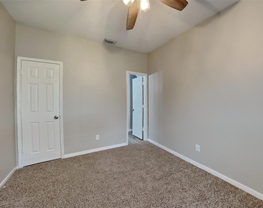 15323 Fir Woods Lane - Photo Thumbnail 12