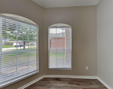15323 Fir Woods Lane - Photo Thumbnail 5