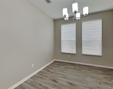 15323 Fir Woods Lane - Photo Thumbnail 6