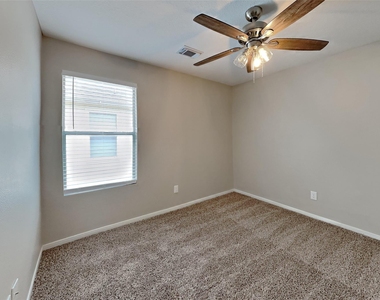15323 Fir Woods Lane - Photo Thumbnail 18