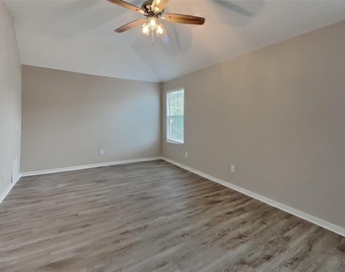 15323 Fir Woods Lane - Photo Thumbnail 21