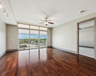 9870 Gaylord Drive - Photo Thumbnail 7