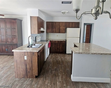 808 Greenwood Avenue - Photo Thumbnail 2
