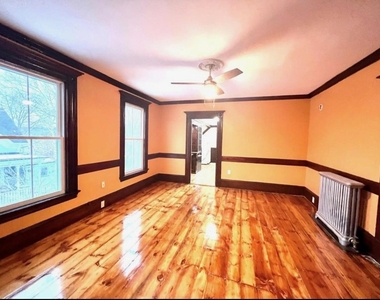 53 Messer - Photo Thumbnail 1