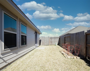 18450 White Stallion Lane - Photo Thumbnail 3