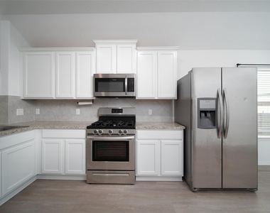 18450 White Stallion Lane - Photo Thumbnail 8