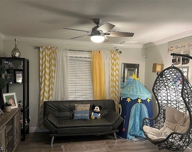 221 Nw 3rd Place - Photo Thumbnail 10