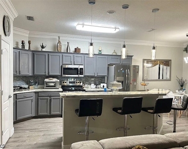 221 Nw 3rd Place - Photo Thumbnail 16