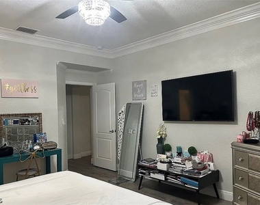 221 Nw 3rd Place - Photo Thumbnail 18