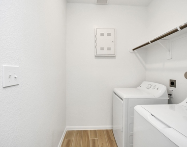2431 Waybread Lane - Photo Thumbnail 32