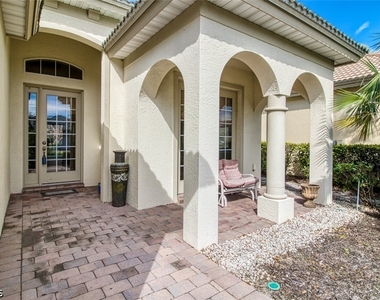 3460 Lakeview Isle Court - Photo Thumbnail 9