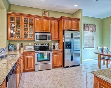 3460 Lakeview Isle Court - Photo Thumbnail 15