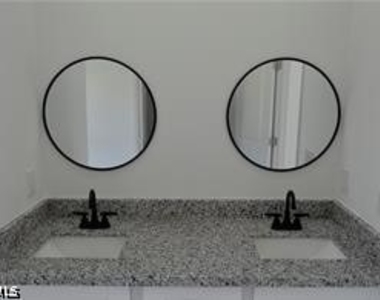 2611 Carol Place - Photo Thumbnail 8