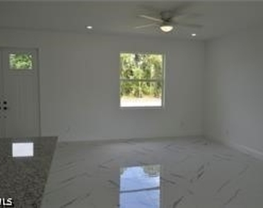 2611 Carol Place - Photo Thumbnail 6