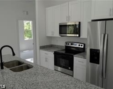 2611 Carol Place - Photo Thumbnail 3