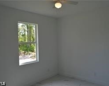 2611 Carol Place - Photo Thumbnail 10
